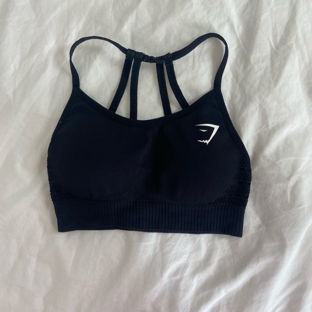 SOLD // gymshark energy sports bra!